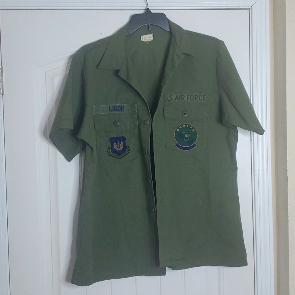 VINTAGE U.S. AIR FORCE BUTTON DOWN